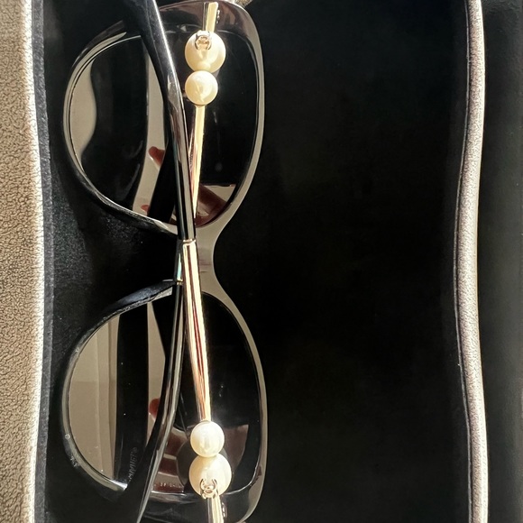 Chanel Pearl Sunglasses in box, guaranteed authentic - Picture 8 of 9